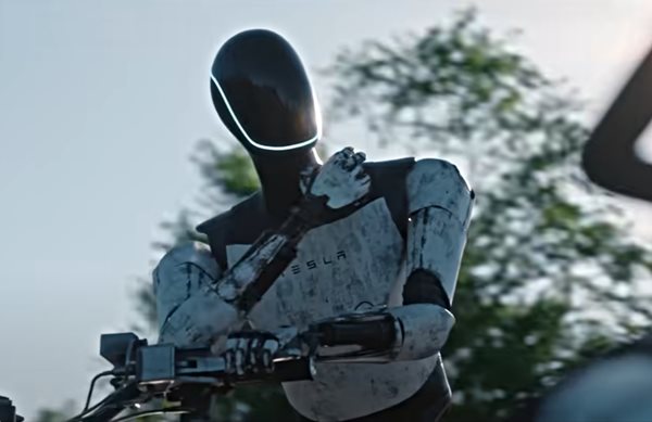 To απίστευτο φιλμ ενός φαν της Tesla με πρωταγωνιστή το Optimus (video)