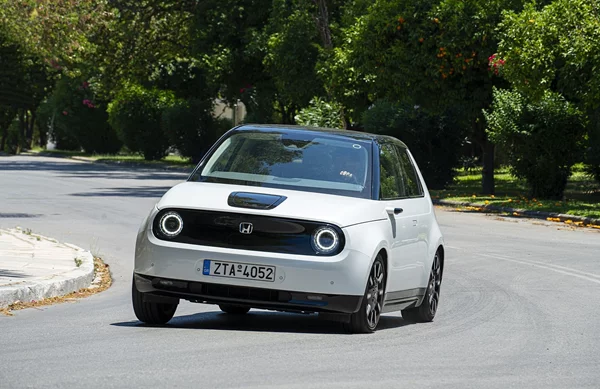 Γιατί σταματάει η διάθεση του ηλεκτρικού Honda e στην Ευρώπη