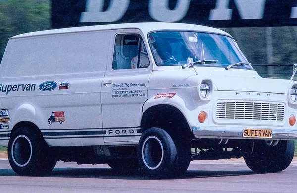 Το αυθεντικό Ford Supervan είναι και πάλι εδώ