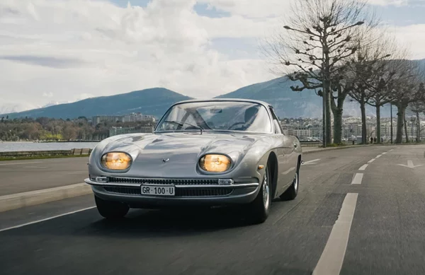 Lamborghini 350 GT: Υπέροχη ακόμα και 60 χρόνια μετά