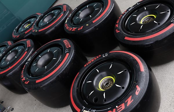 F1: Συνεχίζει με ελαστικά της Pirelli μέχρι το 2027