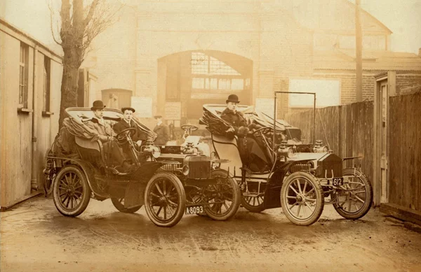 120 χρόνια Rolls-Royce: Πώς γεννήθηκε η θρυλική φίρμα πολυτελών αυτοκινήτων