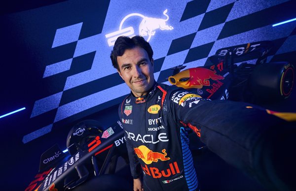F1: Ο Sergio Perez ανανέωσε στην Red Bull