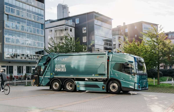 Το πρώτο ηλεκτρικό φορτηγό της Volvo είναι γεγονός