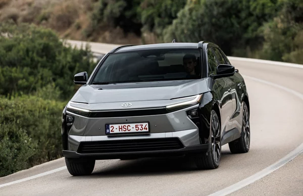 Αποστολή στη Μάλαγα: Οδηγούμε το νέο Toyota bZ4X