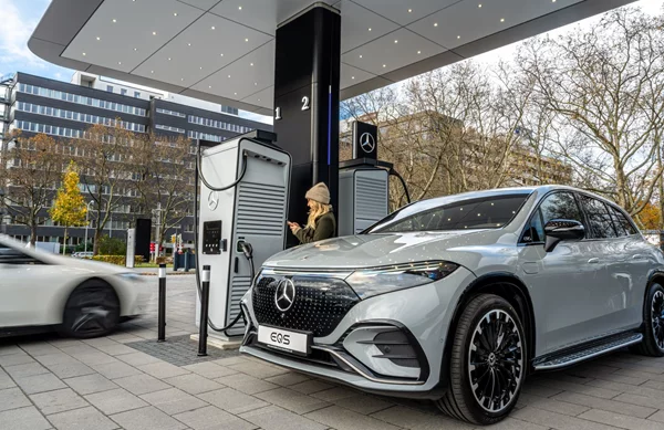 Έρευνα: Για ποιον λόγο δεν αγοράζουν ηλεκτρικά αυτοκίνητα οι Ευρωπαίοι