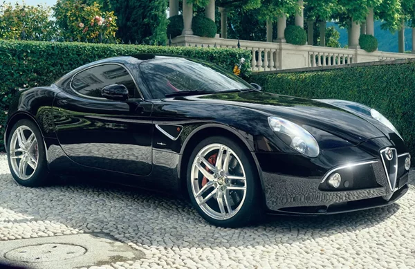 Αυτή η βελτιωμένη Alfa Romeo 8C εκπληρώνει όνειρα