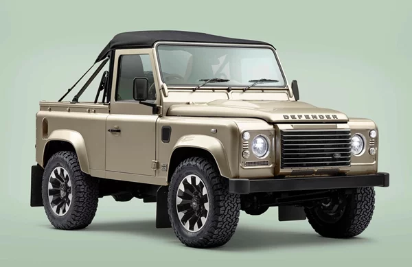 Η νέα δημιουργία της Land Rover Classic κοστίζει όσο ένα supercar