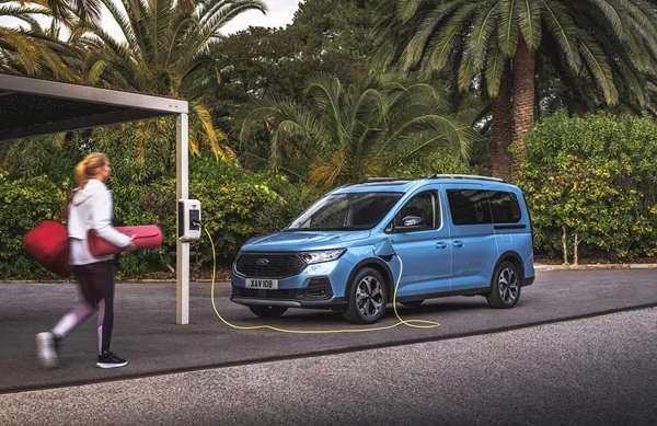 Αυτό είναι το plug-in υβριδικό Ford Tourneo Connect
