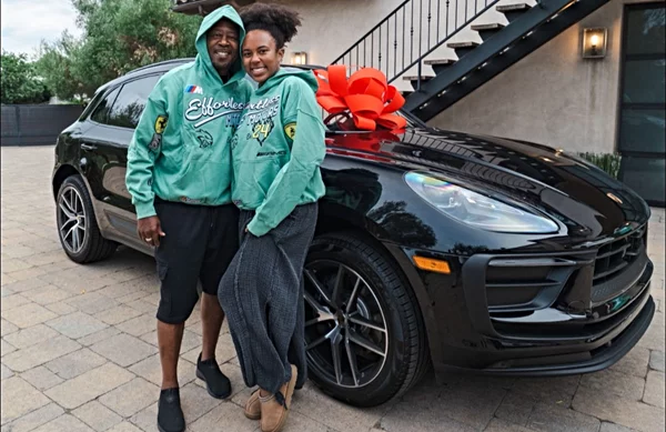 Ο Martin Lawrence έκανε δώρο μια Porsche Macan στην κόρη του-δείτε την αντίδρασή της