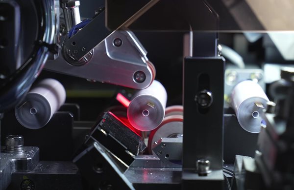 Toyota: Δίνει 1,4 δισεκατομμύρια ευρώ για μπαταρίες ηλεκτρικών αυτοκινήτων