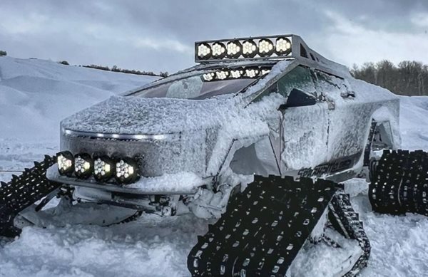 Πώς να κάνεις ακόμα πιο εξωγήινο το Tesla Cybertruck (video)