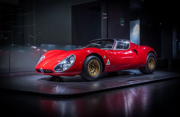 Alfa Romeo 33 Stradale: Δέος απέναντι σε μια θεότητα της αυτοκίνησης