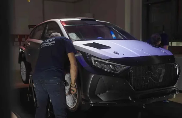 Δείτε πώς φτιάχνεται ένα αυτοκίνητο ράλι από το μηδέν (video)