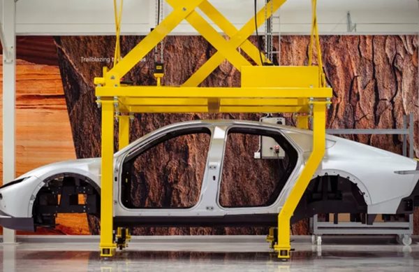 Lightyear 0: Στην παραγωγή το πρώτο ηλιακό αυτοκίνητο