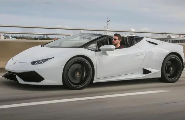 Χάκερς έκλεψαν μια Lamborghini Huracan με τρόπο που δεν φαντάζεσαι