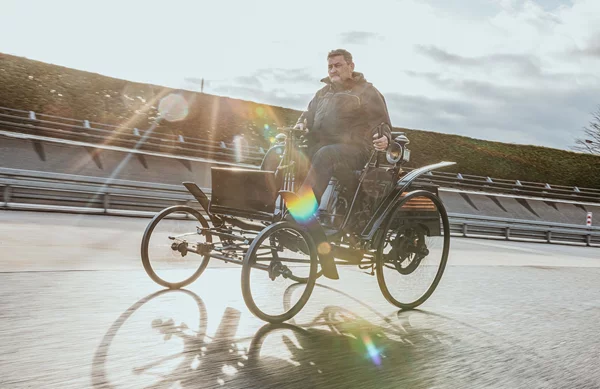 Benz Motor-Velocipede: Βόλτα με αυτοκίνητο 130 ετών