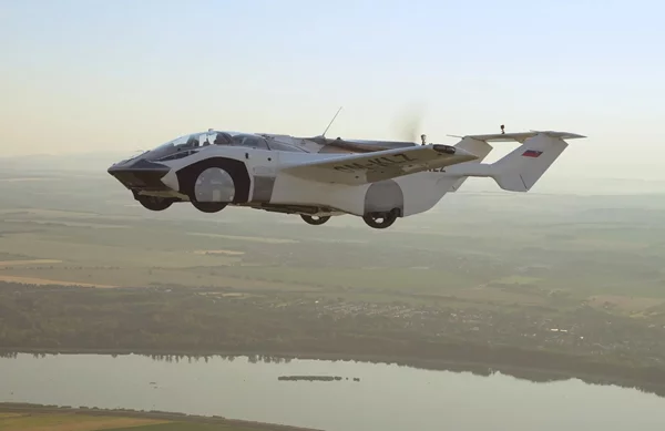 Το ιπτάμενο αυτοκίνητο ένα βήμα πιο κοντά στην πραγματικότητα