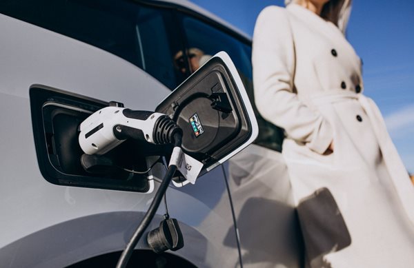 Αλλάζουν όλα στο Κινούμαι Ηλεκτρικά-Δείτε πόσο θα είναι η επιδότηση για ηλεκτρικό αυτοκίνητο