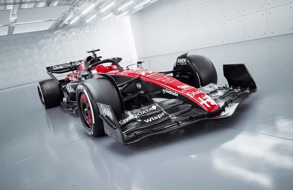 "Μαύρισε" το μονοθέσιο της Alfa Romeo για την F1 2023
