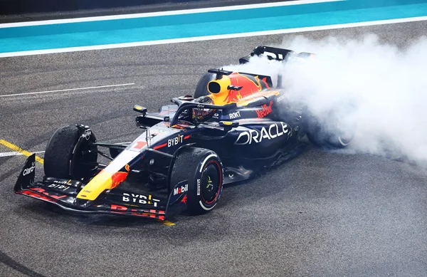 F1 GP Άμπου Ντάμπι: Ασύλληπτο 19 στα 22 για τον Verstappen