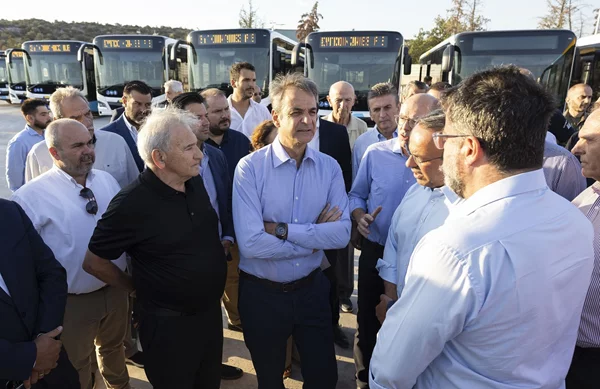 Νέα λεωφορεία στον ΟΑΣΑ- Παράδοση παρουσία του Κυριάκου Μητσοτάκη