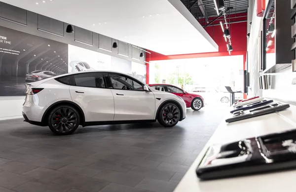 Η Tesla κάνει προσλήψεις στην Ελλάδα-που να στείλεις βιογραφικό