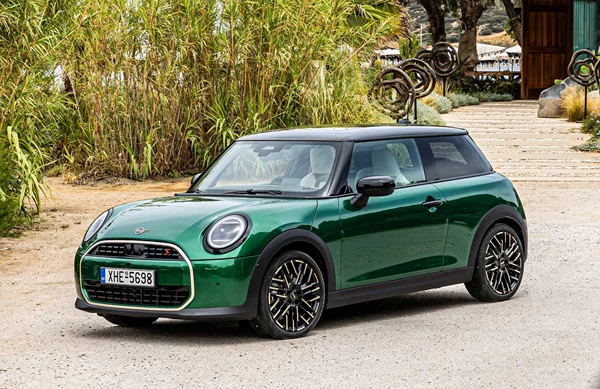 Στην Ελλάδα το νέο MINI Cooper σε συμβατικές και ηλεκτρικές εκδόσεις-τιμές