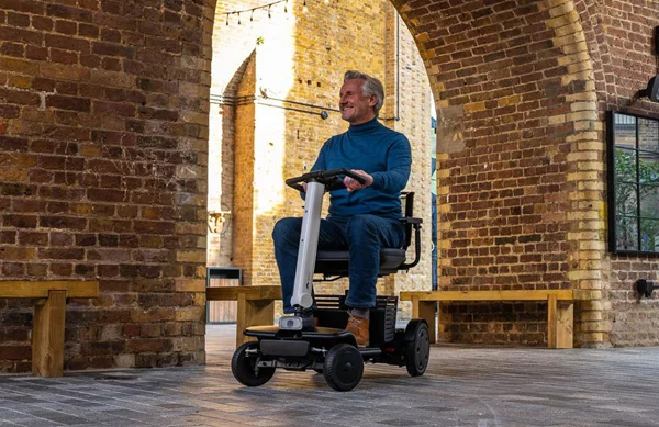 Αυτό το ειδικό scooter από startup της Toyota πωλείται και στην Ελλάδα