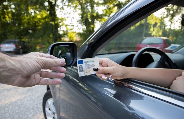 Κάποιος έδωσε εξετάσεις 75 φορές για να περάσει τα σήματα