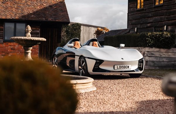 Πρώην μηχανικοί της Tesla παρουσίασαν το ελαφρύτερο σπορ ηλεκτρικό