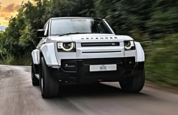 Αυτό συμβαίνει σε ένα Defender όταν επεμβαίνει η Arctic Trucks