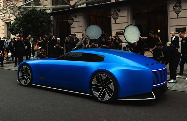 Η JLR φέρεται να απέλυσε τον Gerry McGovern, σχεδιαστή της αμφιλεγόμενης Jaguar Type 00