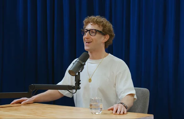 Ποιο αυτοκίνητο επέλεξε ο Mark Zuckerberg για να δείχνει "απλός" ανθρώπος