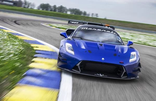 H Maserati GT2 κάνει αγωνιστικό ντεμπούτο (εικόνες)