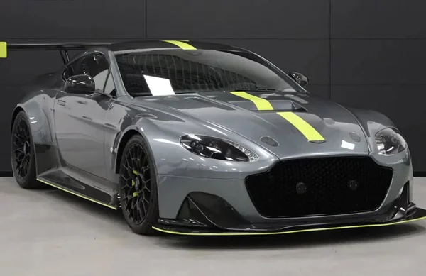 Πωλείται η μοναδική Aston Martin Vantage AMR Pro με άδεια κυκλοφορίας
