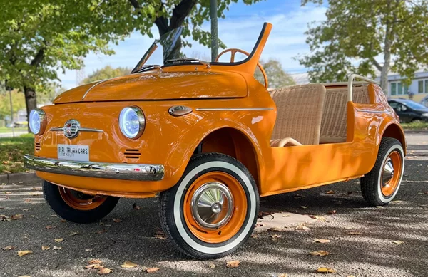 Αυτό το restomod Fiat 500 είναι το απόλυτο όχημα για παραλία