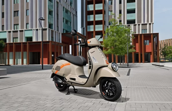 Στη νέα Vespa Gtv το στυλ συναντά την παράδοση