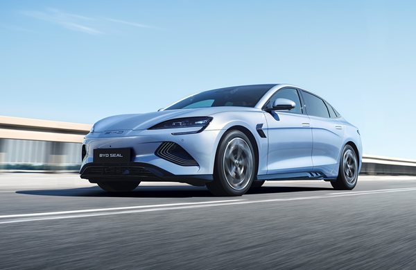 Έρχεται αναβαθμισμένη έκδοση του BYD Seal