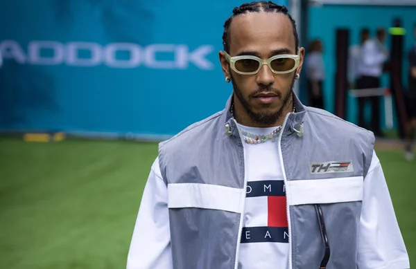 O Hamilton και ο Bottas πήγαν στην Eurovision