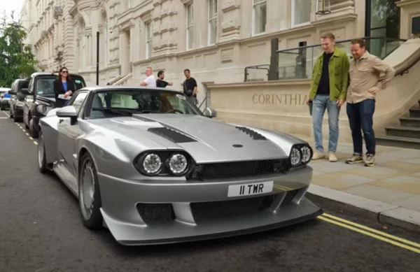 Top Gear Taxi: Δείτε τον Liam Neeson με μια TWR Supercat στους δρόμους του Λονδίνου