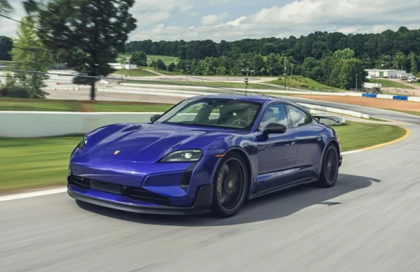 Η Porsche Taycan Turbo GT καταρρίπτει ρεκόρ πίστας σε ΗΠΑ και Αμπού Ντάμπι