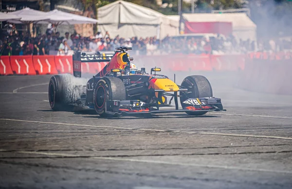 Video: O Sergio Perez αναστατώνει την Guadalajara