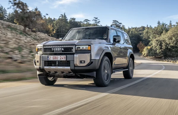 Επίσημο: Αυτό είναι το πρώτο υβριδικό Toyota Land Cruiser