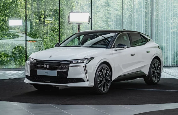 Ο αντικαταστάτης του DS4 μόλις απέκτησε νέο όνομα-όλα τα στοιχεία και εικόνες