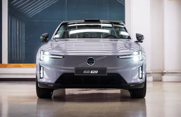 Ξεκίνησε η παραγωγή του νέου Volvo ES90-με αρχιτεκτονική 800V για πρώτη φορά σε μοντέλο της φίρμας
