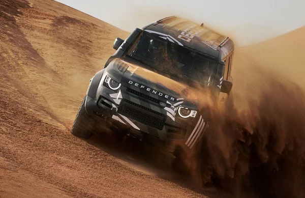 Defender Octa: Πρώτες εικόνες για το απίθανο Dakar D7X-R