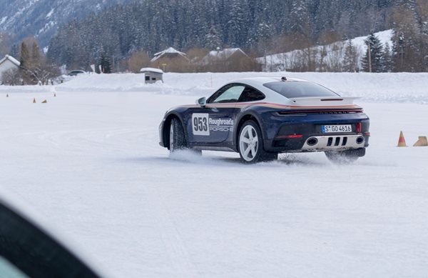 Porsche 911 Dakar: Γιατί είναι τέλεια για συνταξιούχους, σύμφωνα με τον Walter Rohrl