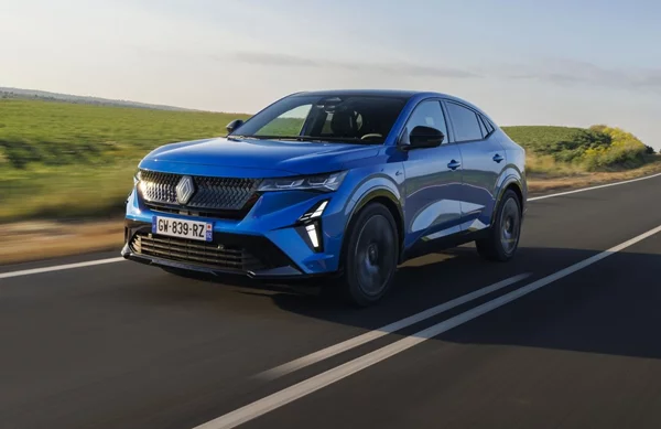 Αποστολή στη Σεβίλλη: Νέο Renault Rafale, οδηγούμε το premium υβριδικό SUV