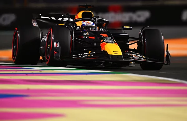 F1 GP Σ. Αραβίας: Ξεκινάει το μέτρημα-2η Pole position για Verstappen